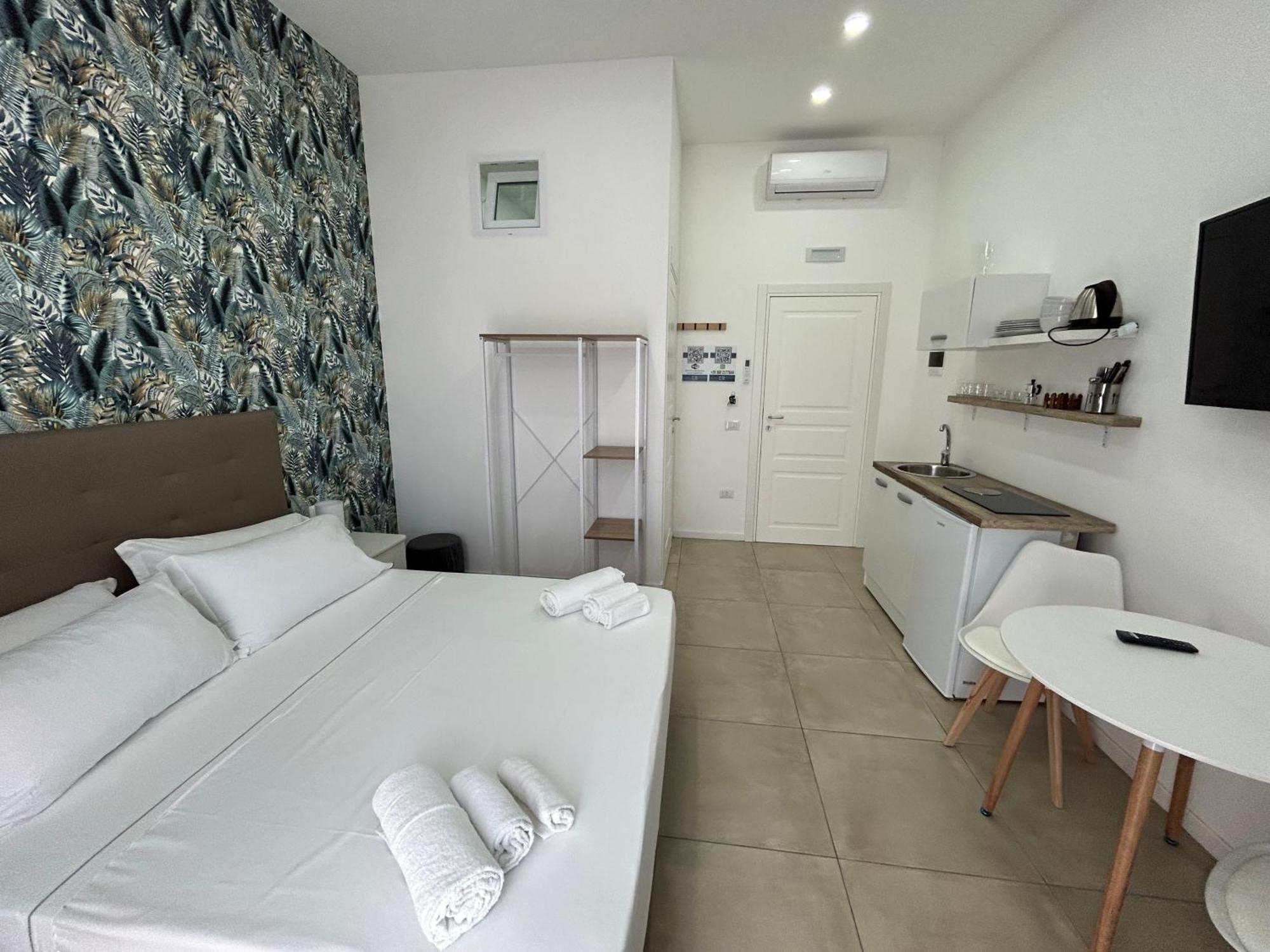 Enjoy Rooms เนเปิลส์ ภายนอก รูปภาพ